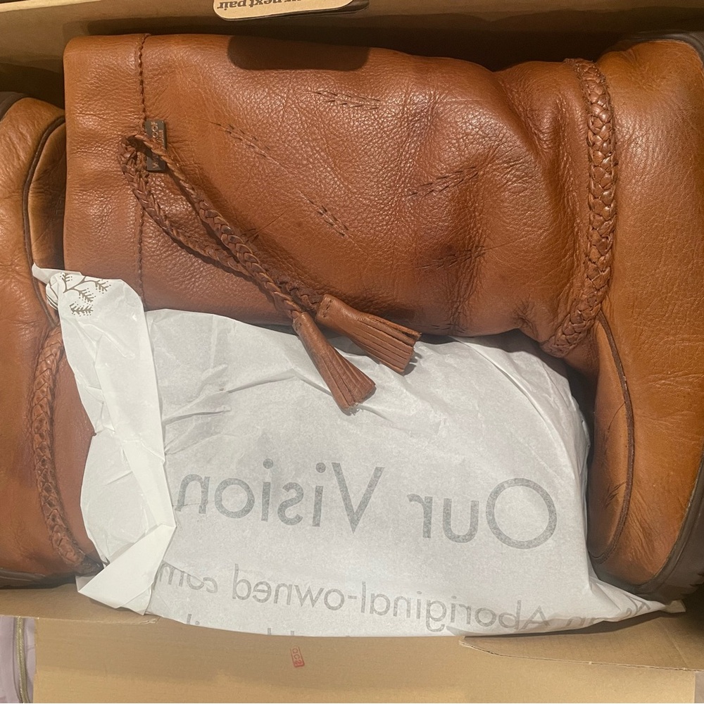 Brown Leather Boots with Tassel Detail - Gently Used Manitobah Mukluks